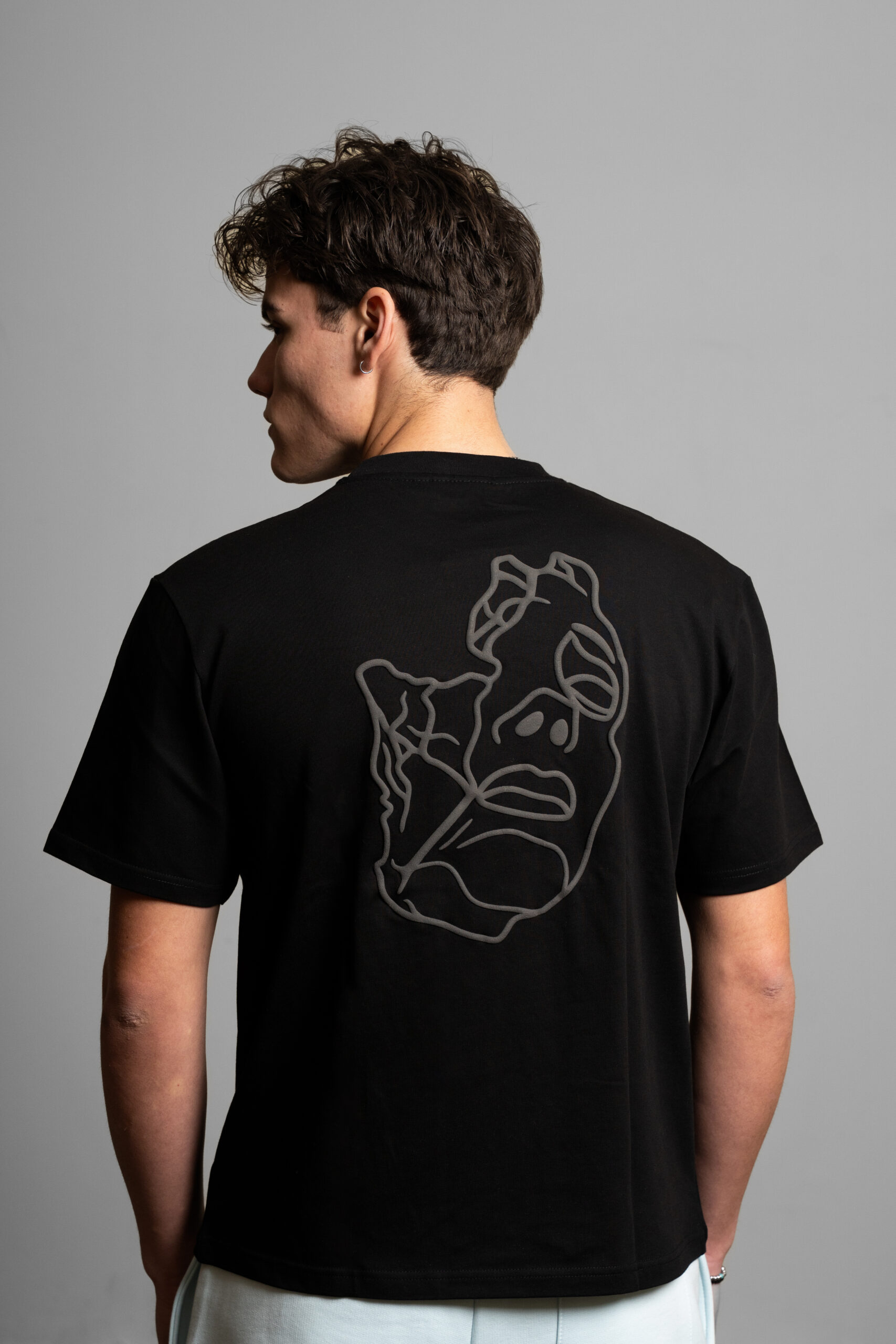 BLACK STATUE TEE - LOST ERA - Image 2